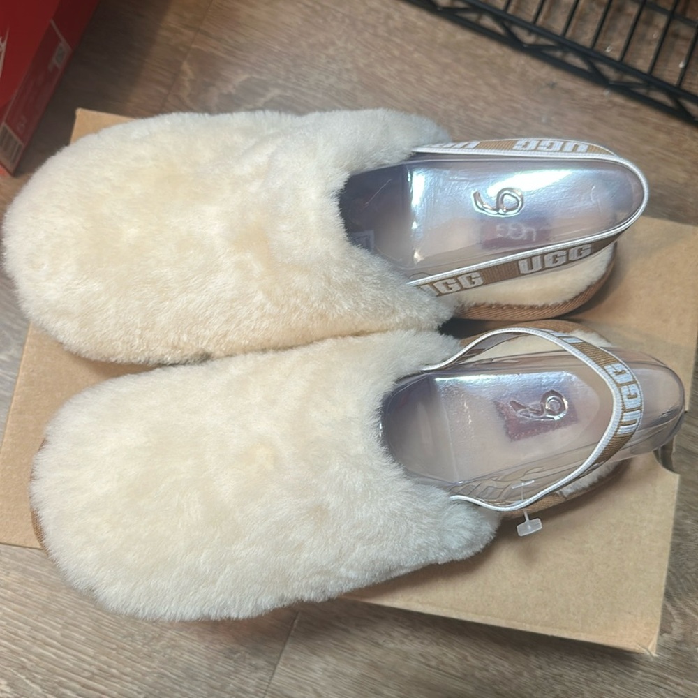 UGG Kids Fluff Yeah Clogs sz 6 Natural New 1123633-NAT